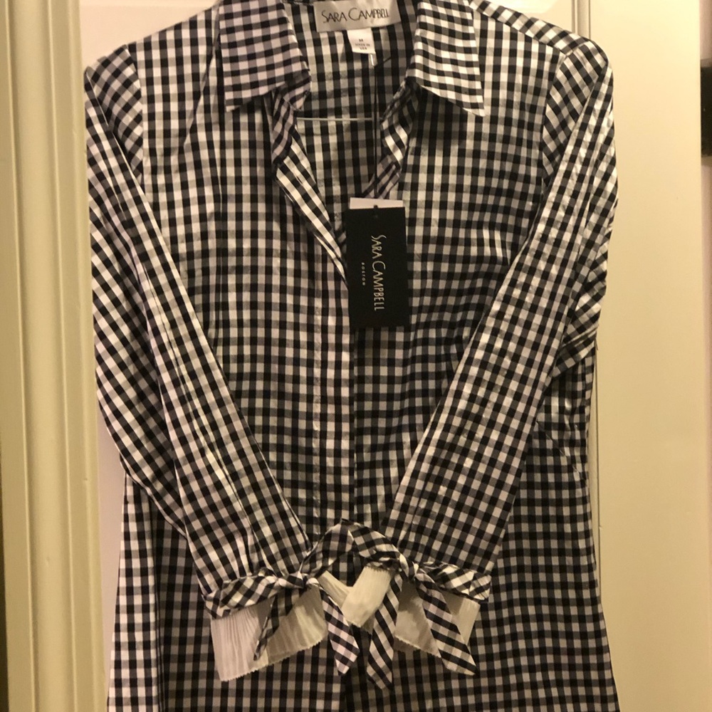 Love this blouse! Perfect for the holiday!
